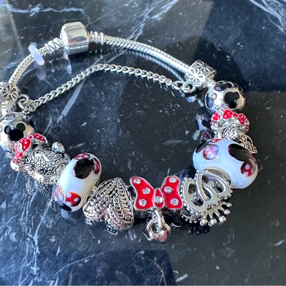 MICKEY & MINNIE LOVE YOU Charms GIFT Bracelet - Picture 4 of 9